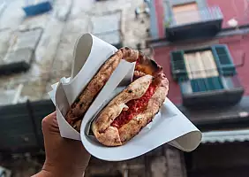 turistipercaso Dove mangiare la pizza a Napoli_228605236