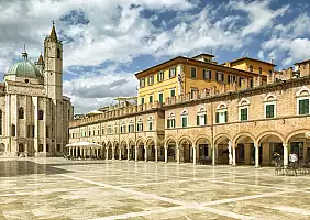 turistipercaso An,Image,Of,The,Piazza,Del,Popolo,In,Ascoli,Piceno