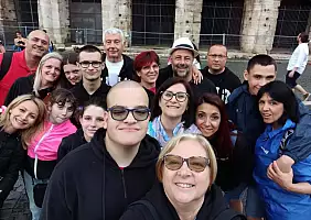 turistipercaso GRUPPO_AL_COLOSSEO