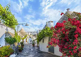 turistipercaso Trulli houses in Alberobello city, Apulia, Italy.