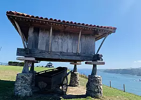 turistipercaso ermita_de_la_regalina_casa_asturiana