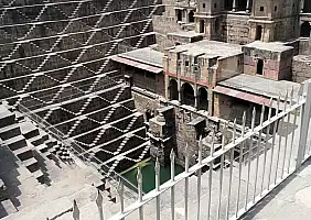 turistipercaso Abhaneri_pozzo_Chand_Baori