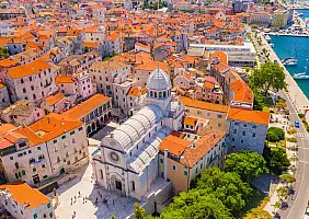 turistipercaso Croatia,,Beautiful,Old,City,Of,Sibenik,,Panoramic,View,Of,The
