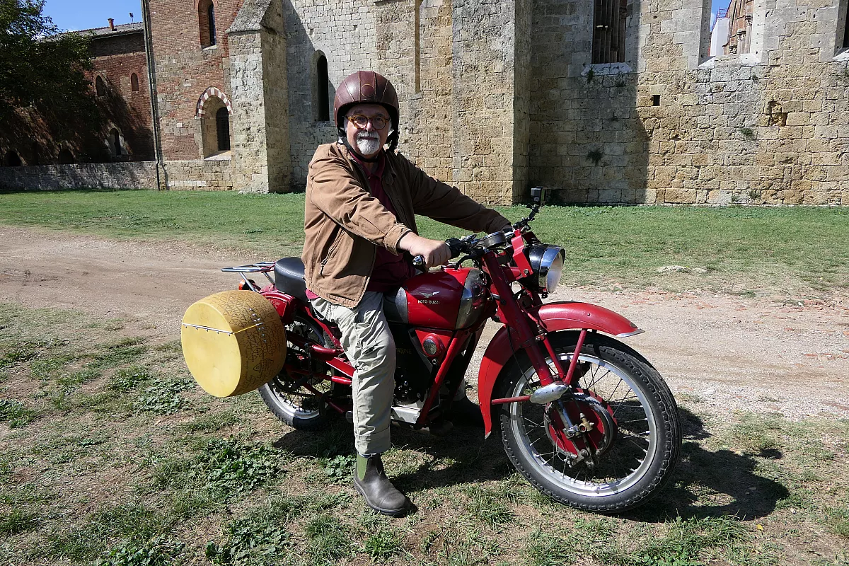 Patrizio in moto a San Galgano