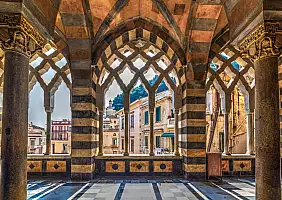turistipercaso Interior view of Amalfi cathedral