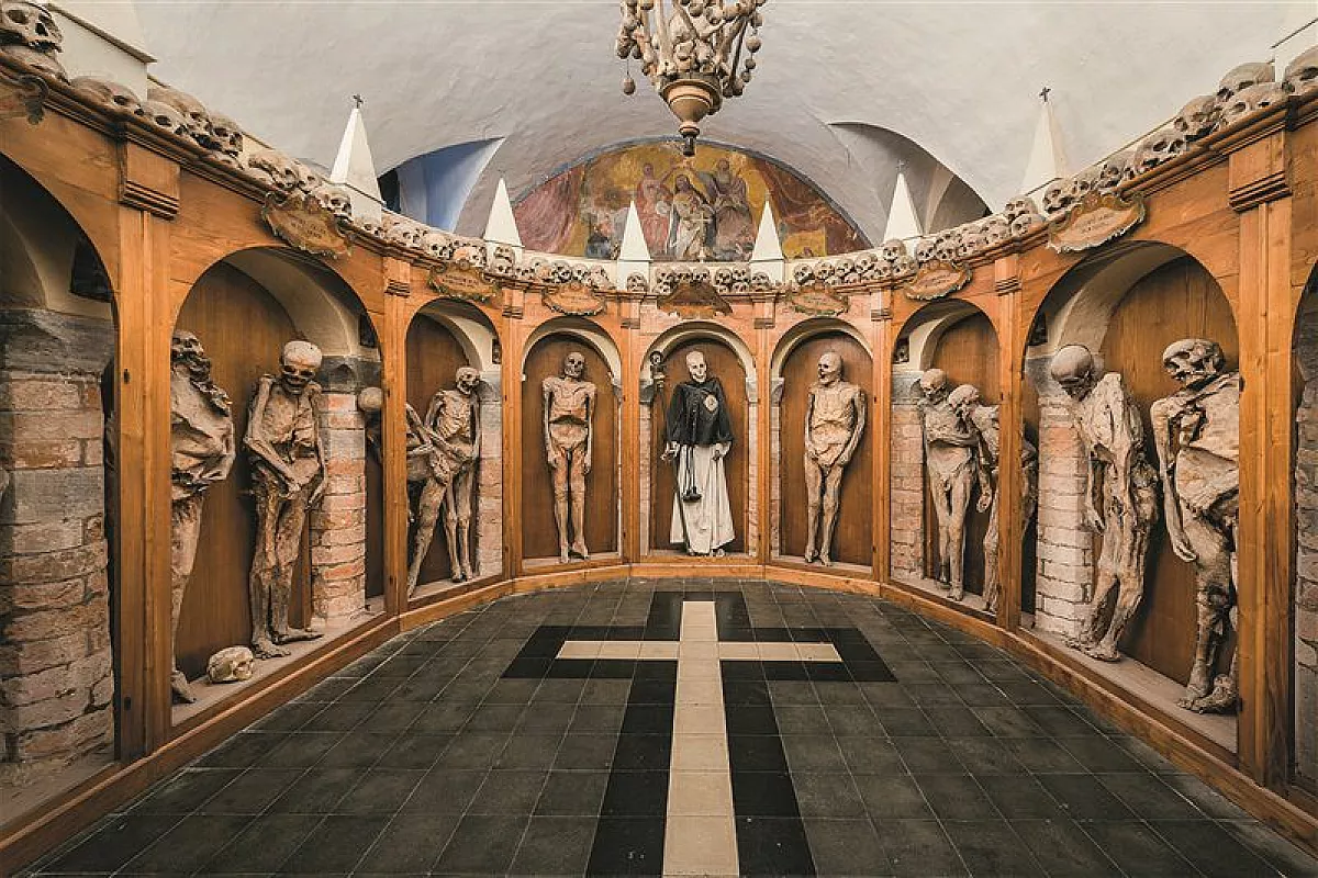 chiesa-dei-morti-urbania