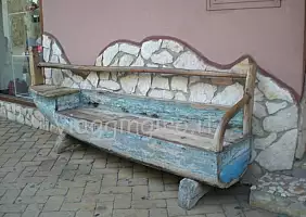 turistipercaso panchina_nel_paese