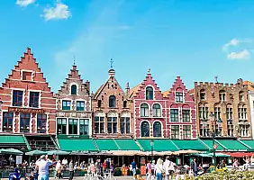 turistipercaso belgio_tour_fiandre_bruxelles_bruges_bici_BE001_Bruges_PiazzaMercato_site_Angela_Scarpari
