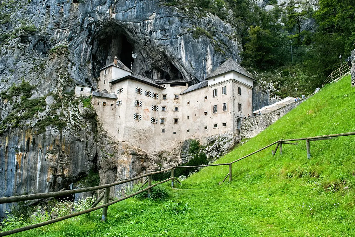 castello di Predjama