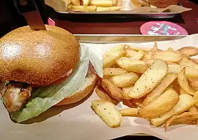turistipercaso hamburger_and_chips