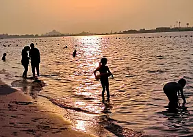turistipercaso 018_abu_dhabi_spiaggia_le_corniche_3_