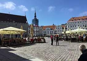 turistipercaso Tallinn_citta_Bassa