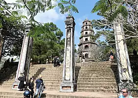 turistipercaso HUE_PAGODA_DI_THIEN_MU