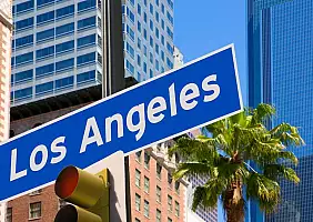 turistipercaso la_valigia_gialla_los_angeles_copertina