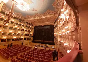 turistipercaso Teatro La Fenice