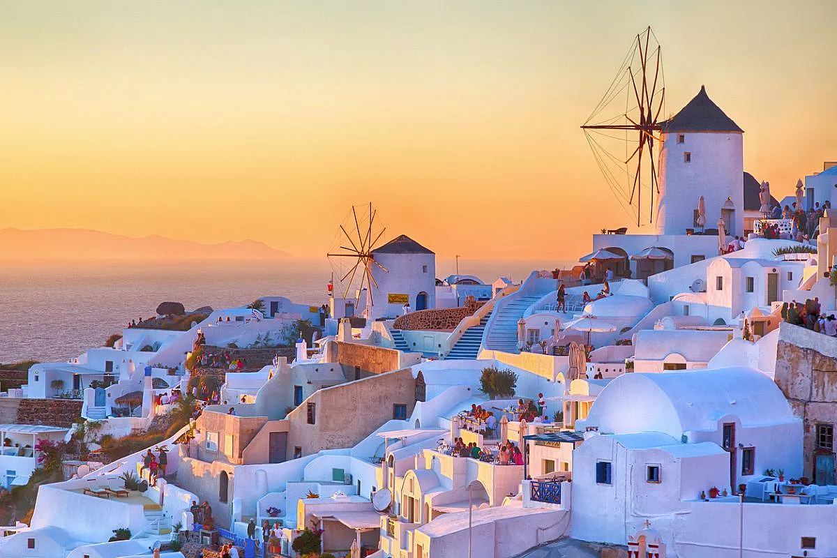 Santorini - chiese sera