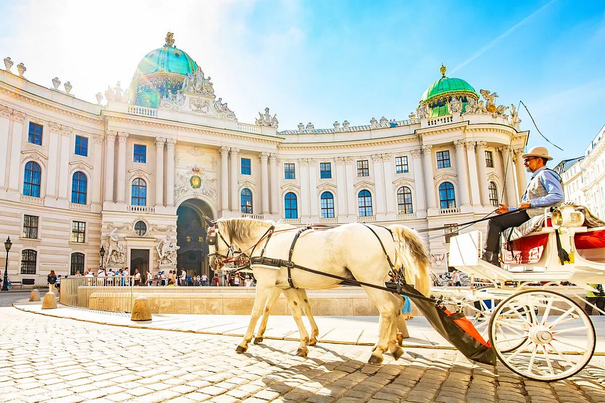 Il Fiaker, la tipica carrozza turistica viennese