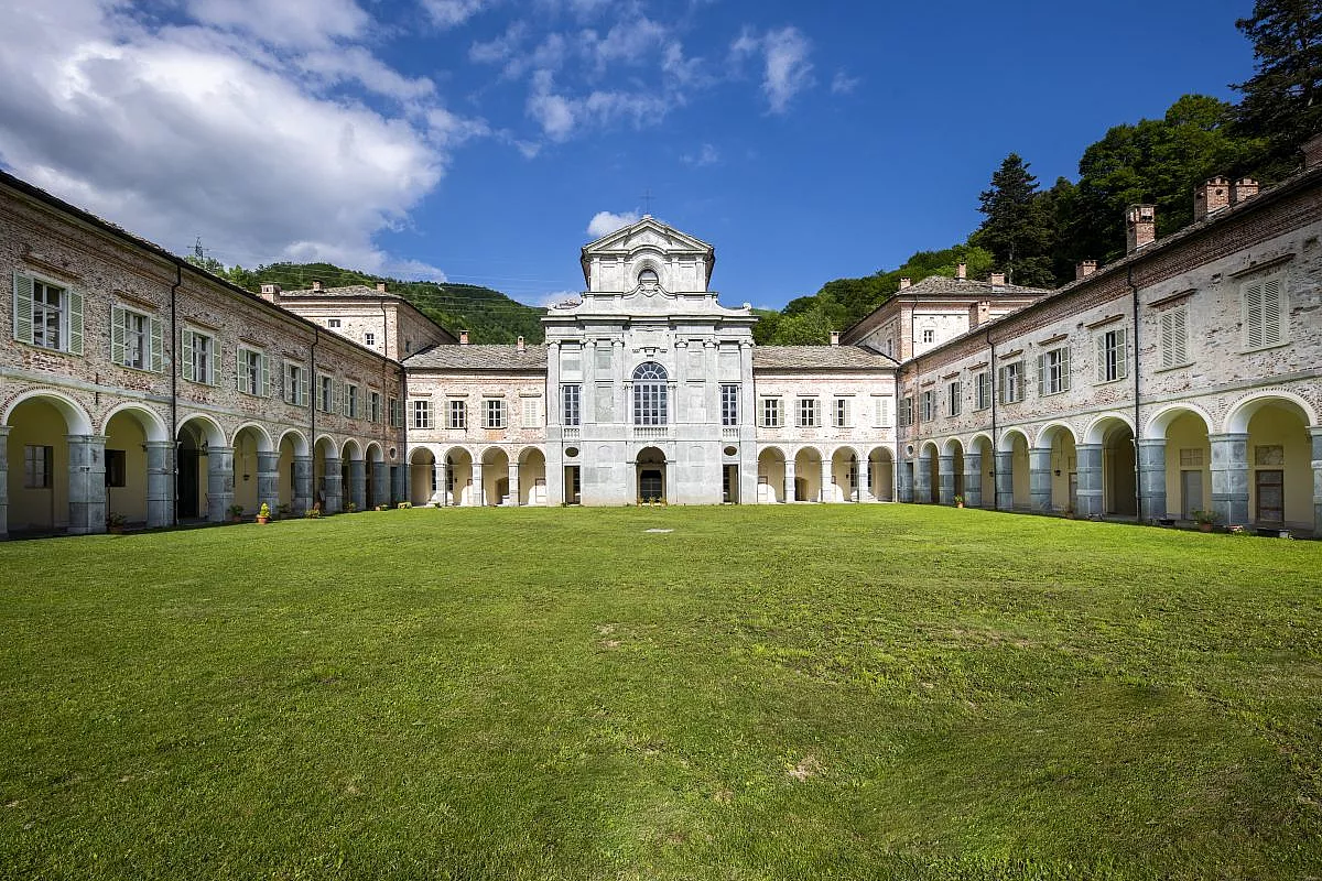 reggia-di-valcasotto