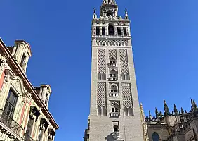 turistipercaso 7YM_hGihSwG2i_FtccosKQ