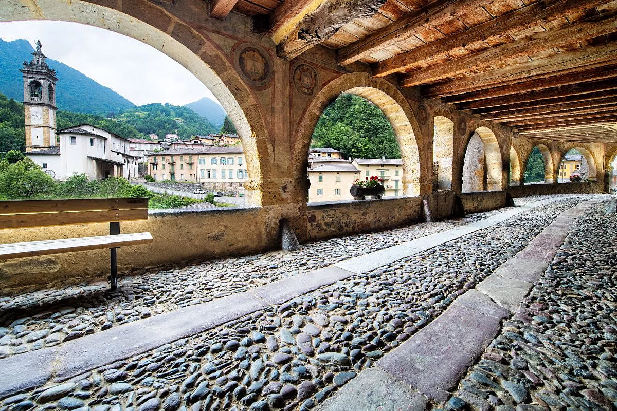 Averara - Via Porticata