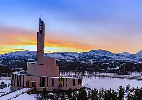 turistipercaso Northern Lights Cathedral at Sunset