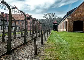 turistipercaso auschwitz_2107643573