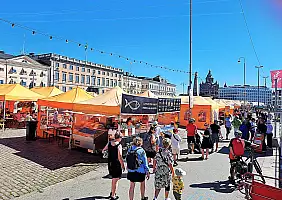 turistipercaso 002_piazza_del_mercato_2_