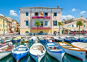 turistipercaso Bardolino,,Italy,-,August,11,,2008:,Garda,Lake,,Boats,And