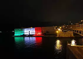 turistipercaso CASTELLO_ARAGONESE_BY_NIGHT