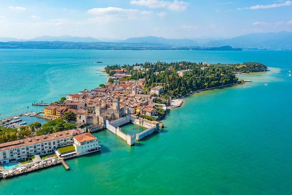 castello scaligero di sirmione