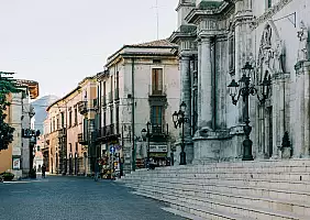 turistipercaso SULMONA ABRUZZO-gabriella-clare-marino-WEer-k_jhE4-unsplash