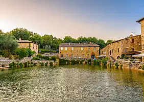 turistipercaso bagno vignoni_684184042