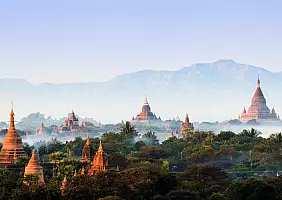 turistipercaso The Temples of bagan at sunrise, Mandalay,Myanmar