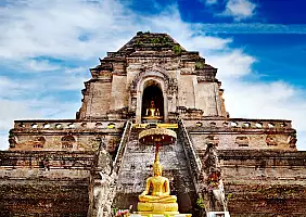 turistipercaso Wat Chedi Luang-540757582