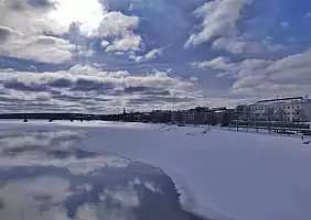 turistipercaso lungo_fiume_Rovaniemi