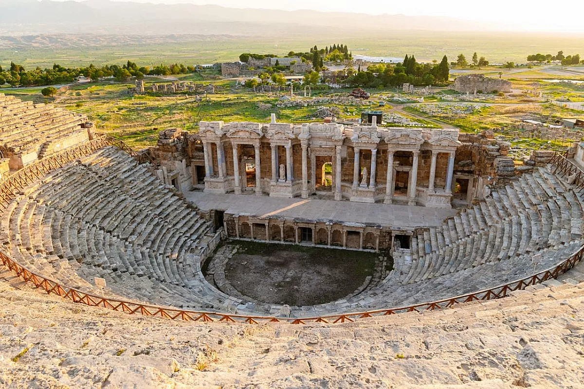In Turchia c’è il sito archeologico più “pericoloso” al mondo: per gli antichi era la porta d’ingresso all’Inferno