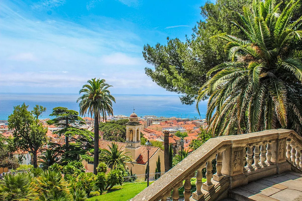 L’estate, ma più vicina di quello che pensi: in questa zona d’Italia palme e colori ti faranno vivere agosto anche a Natale