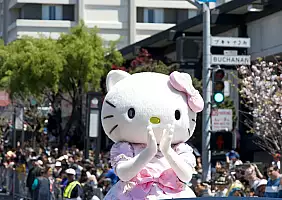 turistipercaso hello kitty_2453780109