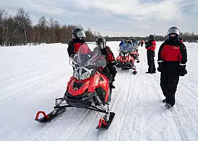 turistipercaso safari in motoslitta in lapponia_2165587851