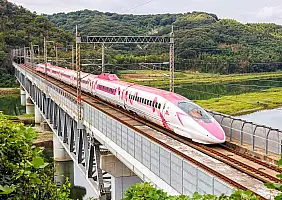 turistipercaso treno di hello kitty_2394412145