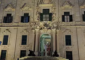 turistipercaso Auberge_di_Castiglia_2