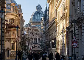turistipercaso View of the CEC bank building (House of Savings and Deposits). Architecture of the old...