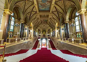 turistipercaso parlamento budapest_2415896189