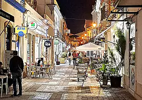 turistipercaso 009_faro_centro_storico_by_night_3_