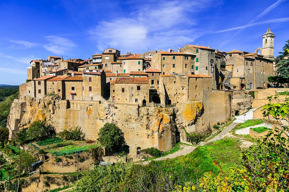 borgo di Farnese