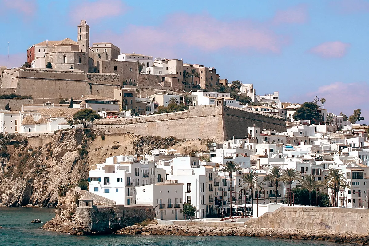 Ibiza: l’altra faccia dell’isola contro l’overtourism