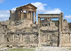 turistipercaso Dougga