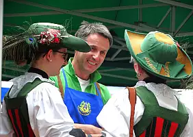 turistipercaso 4 - Con i costumi tradizionali alla festa di San Pietro