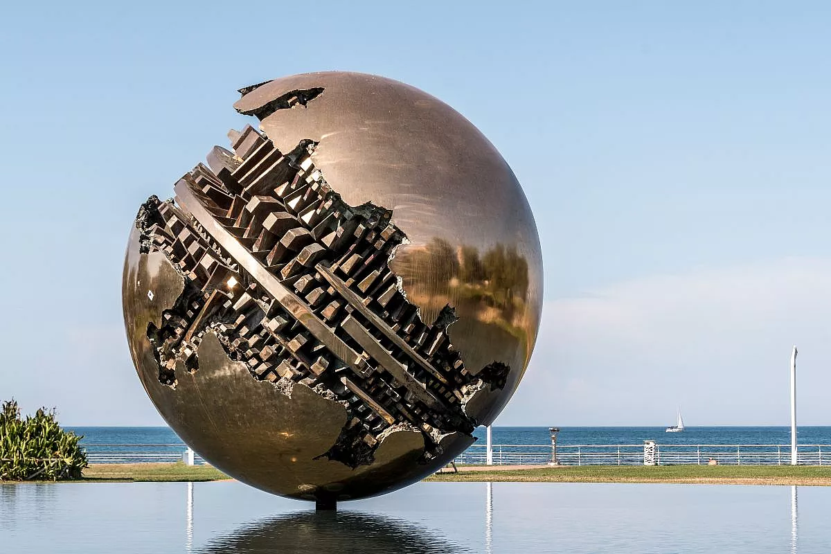 morto-arnaldo-pomodoro