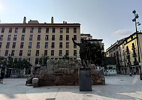 turistipercaso statua cesare augusto